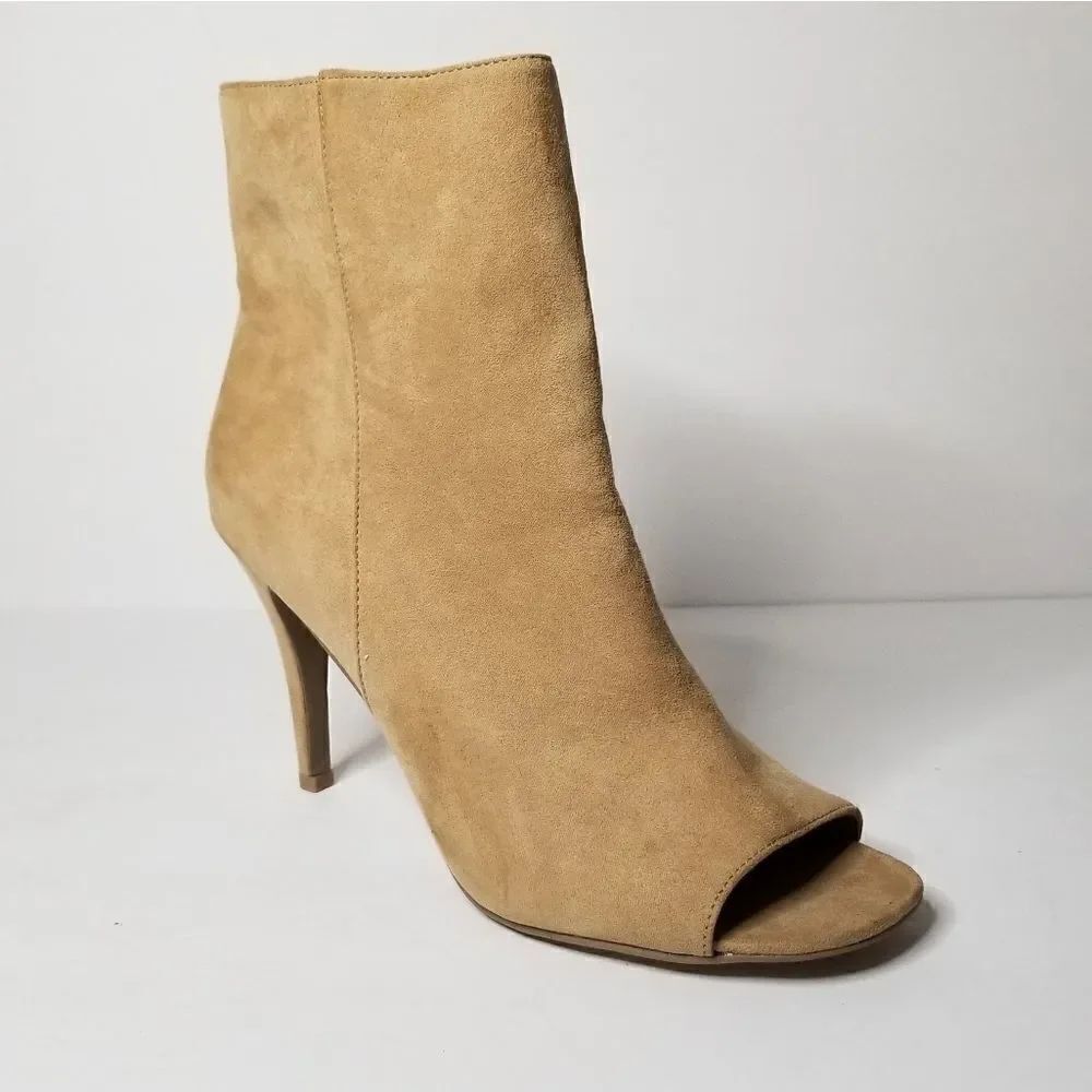 Betsyville boot heel Women's size 9.5